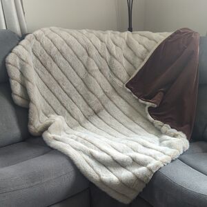 Terry Lewis Cozy Cream and Brown Textured Throw Blanket